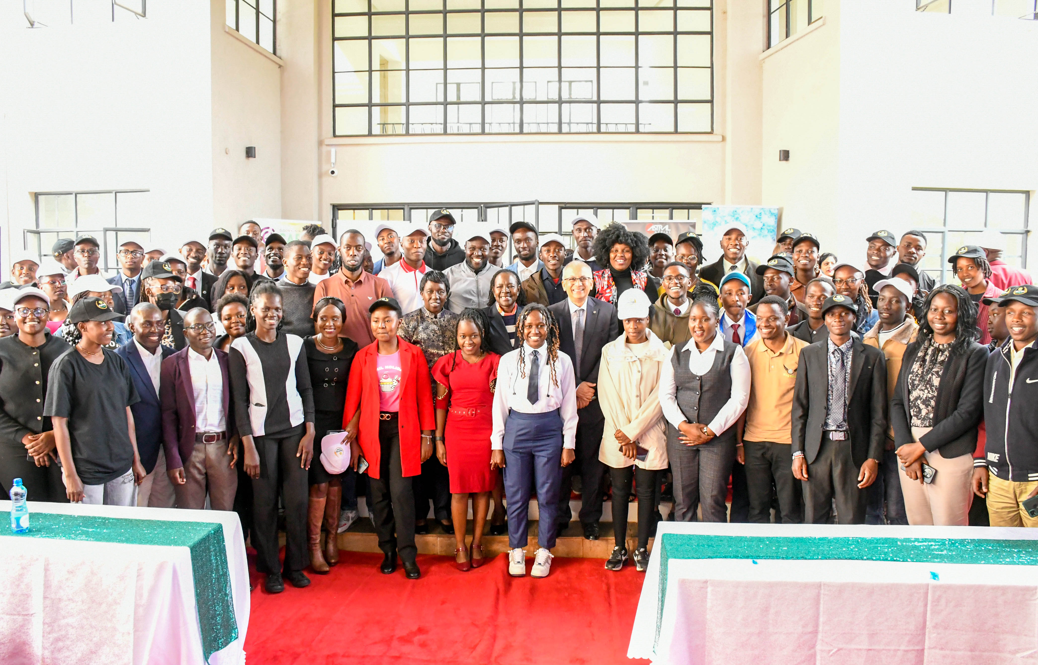 Participants from various universities together with distinguished guests at the Agricultural Linkages Workshop.