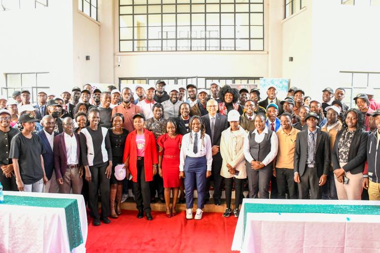 Participants from various universities together with distinguished guests at the Agricultural Linkages Workshop.